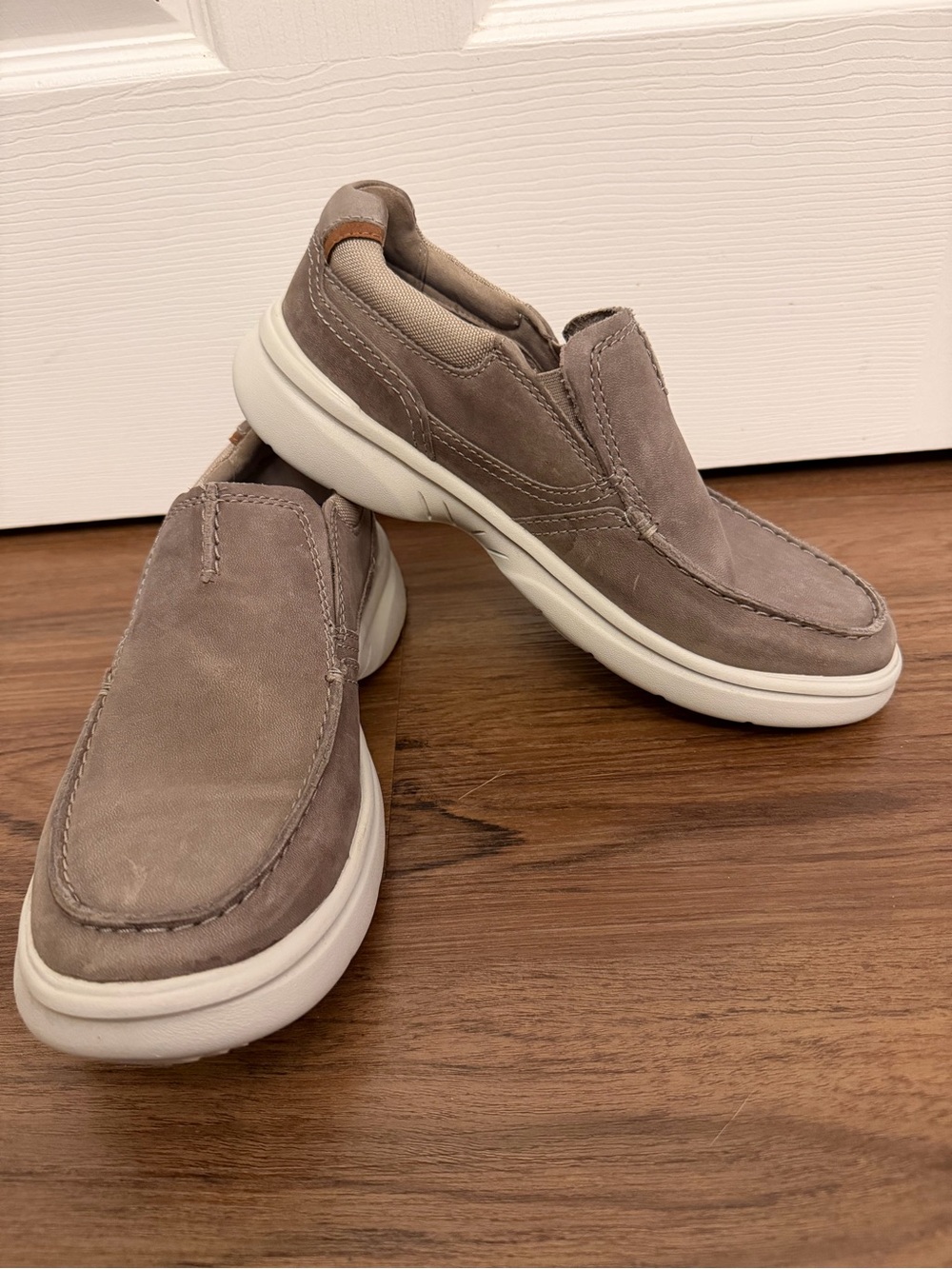 Clarks Men's Taupe Slip-On Loafer with White Sole. Size 8